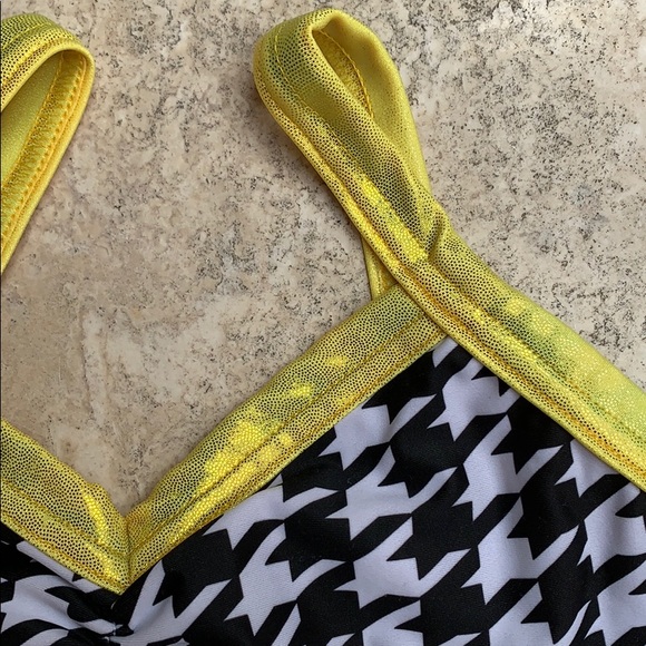 DETAILS DANCEWEAR Top in vibrant yellow - Picture 2 of 6